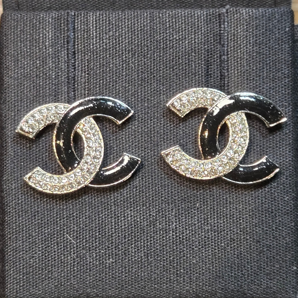 #42 - Authentic Chanel Coco Mark Women's Earrings - Picture 5 of 15